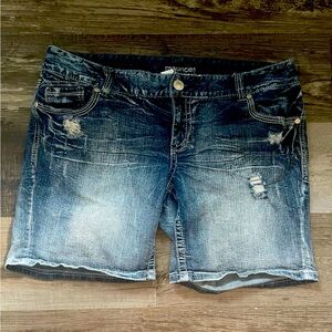 Womens Medium Wash Maurices Jean Shorts Size 18
